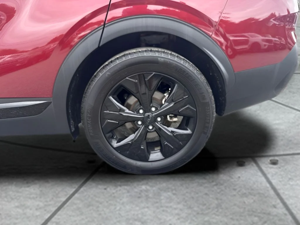 Used 2025 Red Kia X-Line image 26