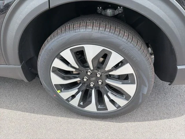 New 2026 Black Ford Platinum image 9
