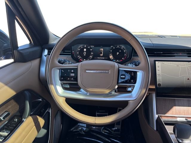 Certified Used 2025 Velocity Blue SV Bespoke Ultra Gloss Land Rover Autobiography image 13