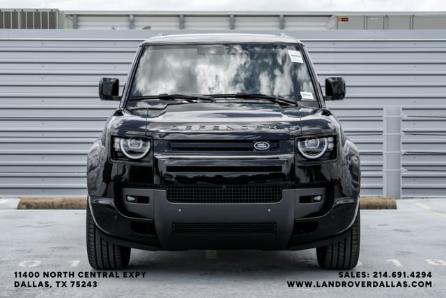 New 2026 Santorini Black Land Rover X-Dynamic SE image 3