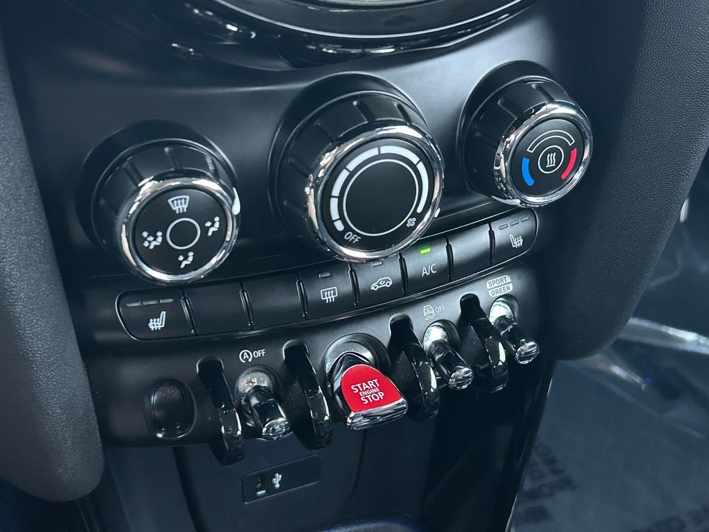 Used 2019 Pepper White MINI Classic image 26