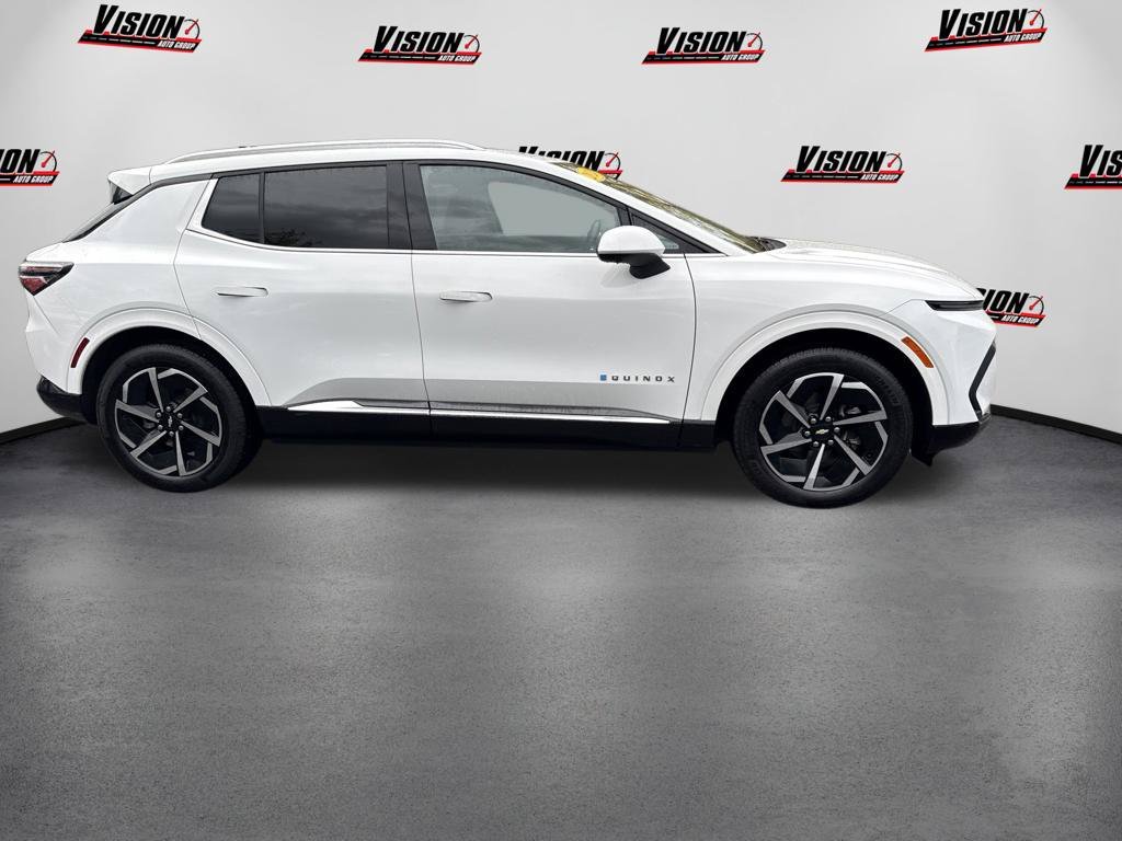 Used 2024 White Chevrolet LT image 4