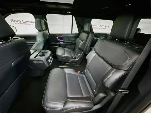 Used 2025 White Metallic Ford Platinum image 26
