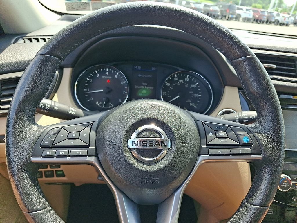 Used 2019 Green Nissan SL image 21