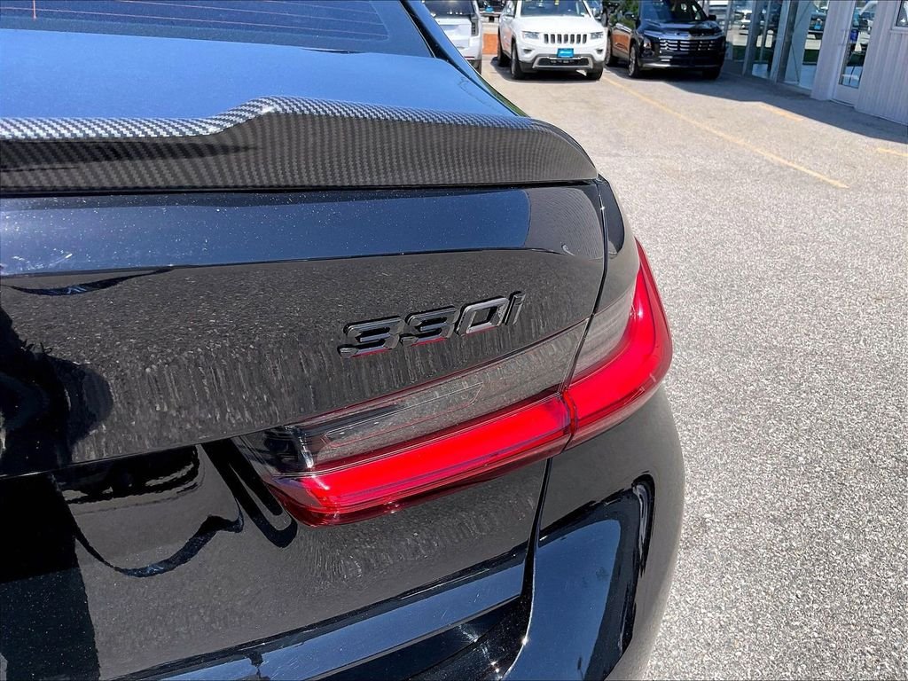 Used 2021 Black BMW 330i image 28