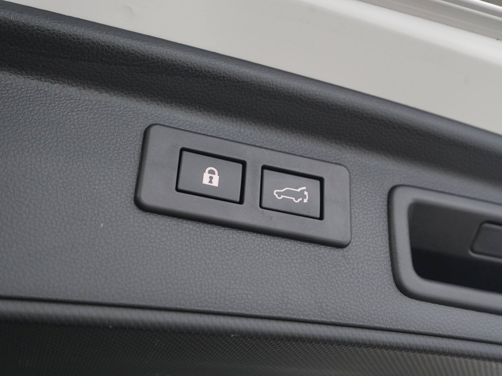 Used 2024 Crystal White Pearl Subaru Touring image 11