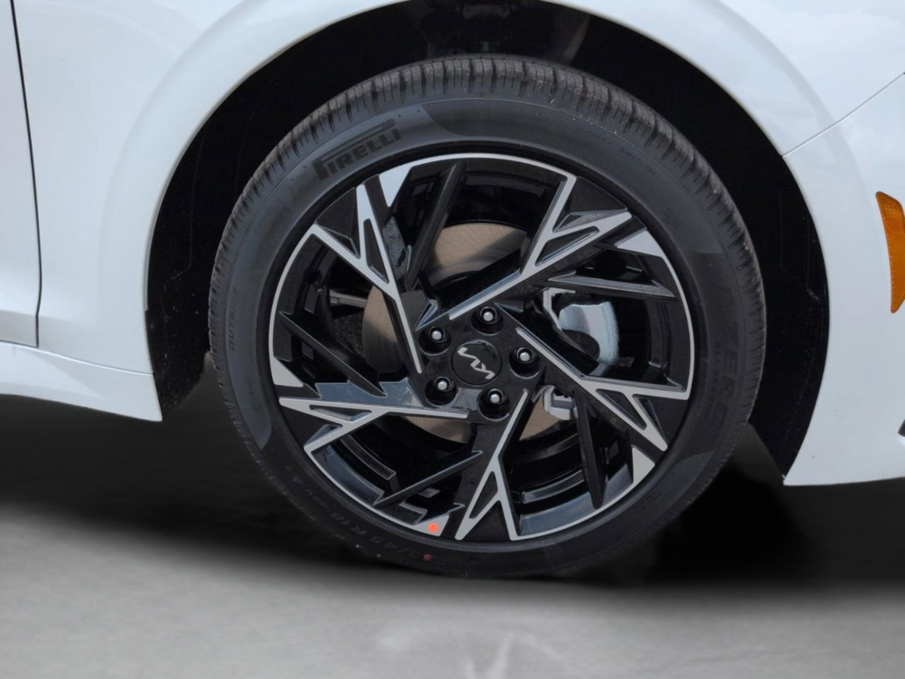New 2026 Snow White Pearl Kia GT-Line image 33