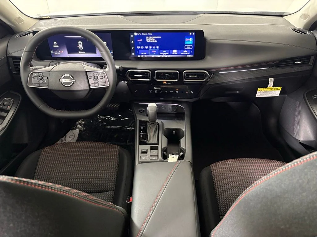 New 2026 Aspen White TriCoat / Super Black Two-tone Nissan SR image 34