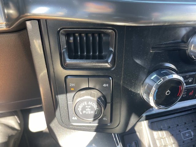 Used 2023 Black Metallic Ford Lariat image 38