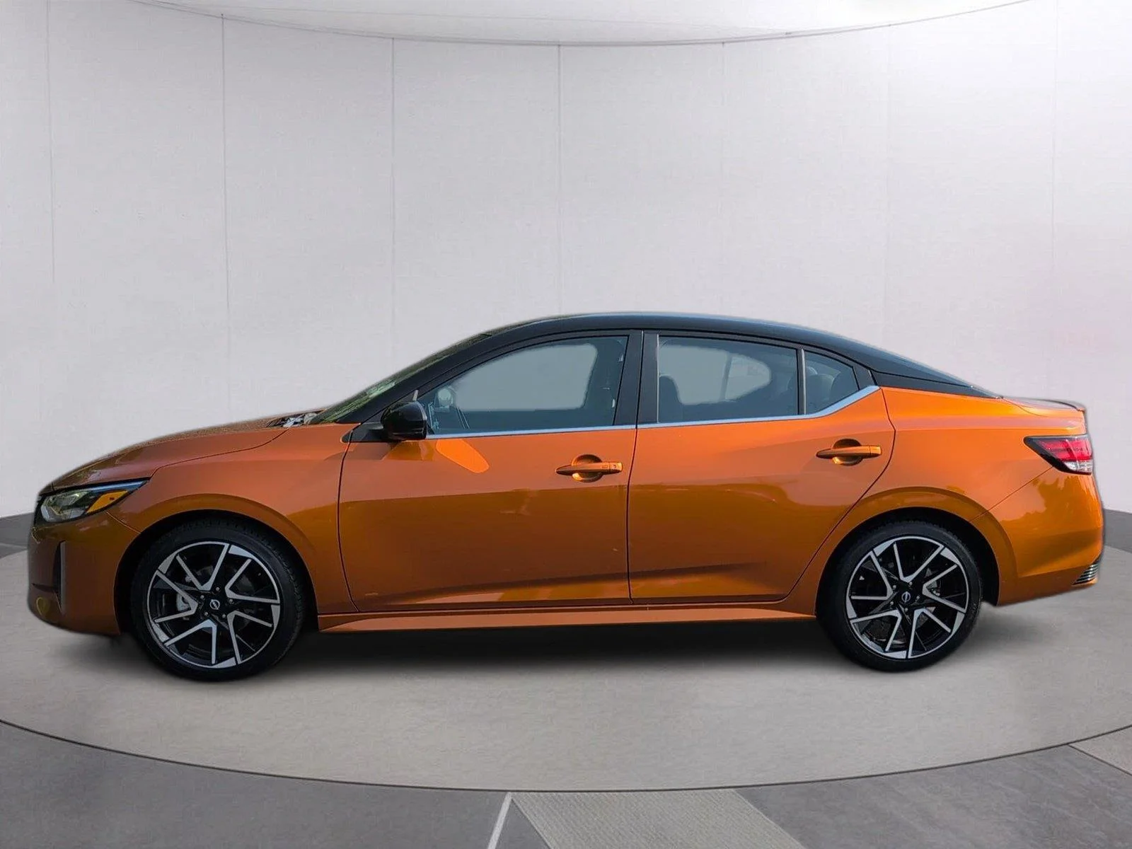 Used 2025 Monarch Orange Metallic/Super Black Nissan SR image 2