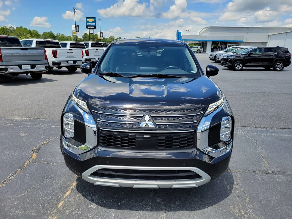 Used 2024 Black Mitsubishi SE image 8
