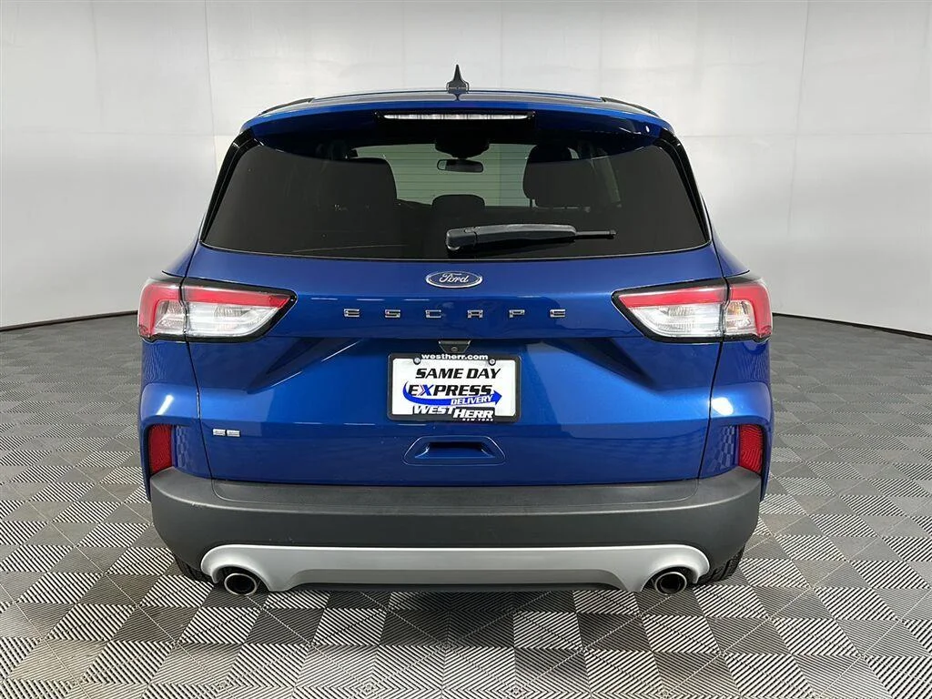 Used 2022 Atlas Blue Ford SE image 7