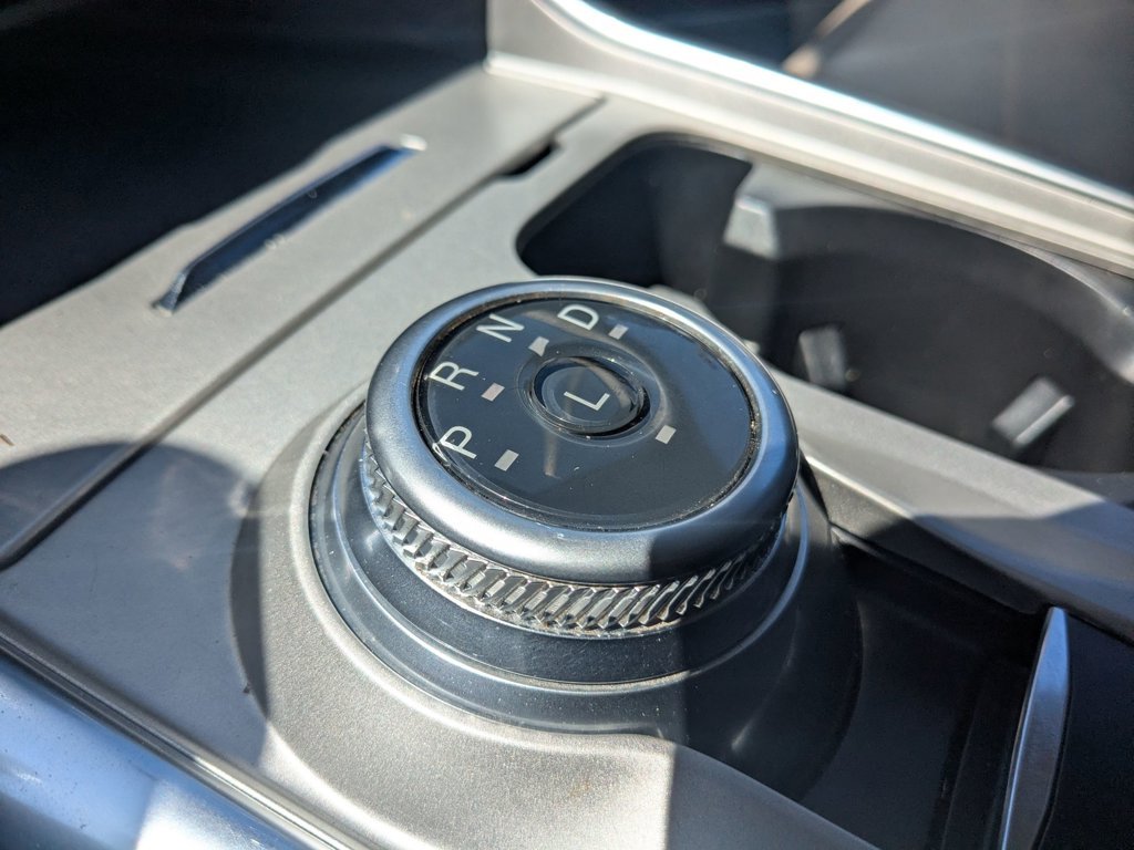 Used 2023  Ford Limited image 19