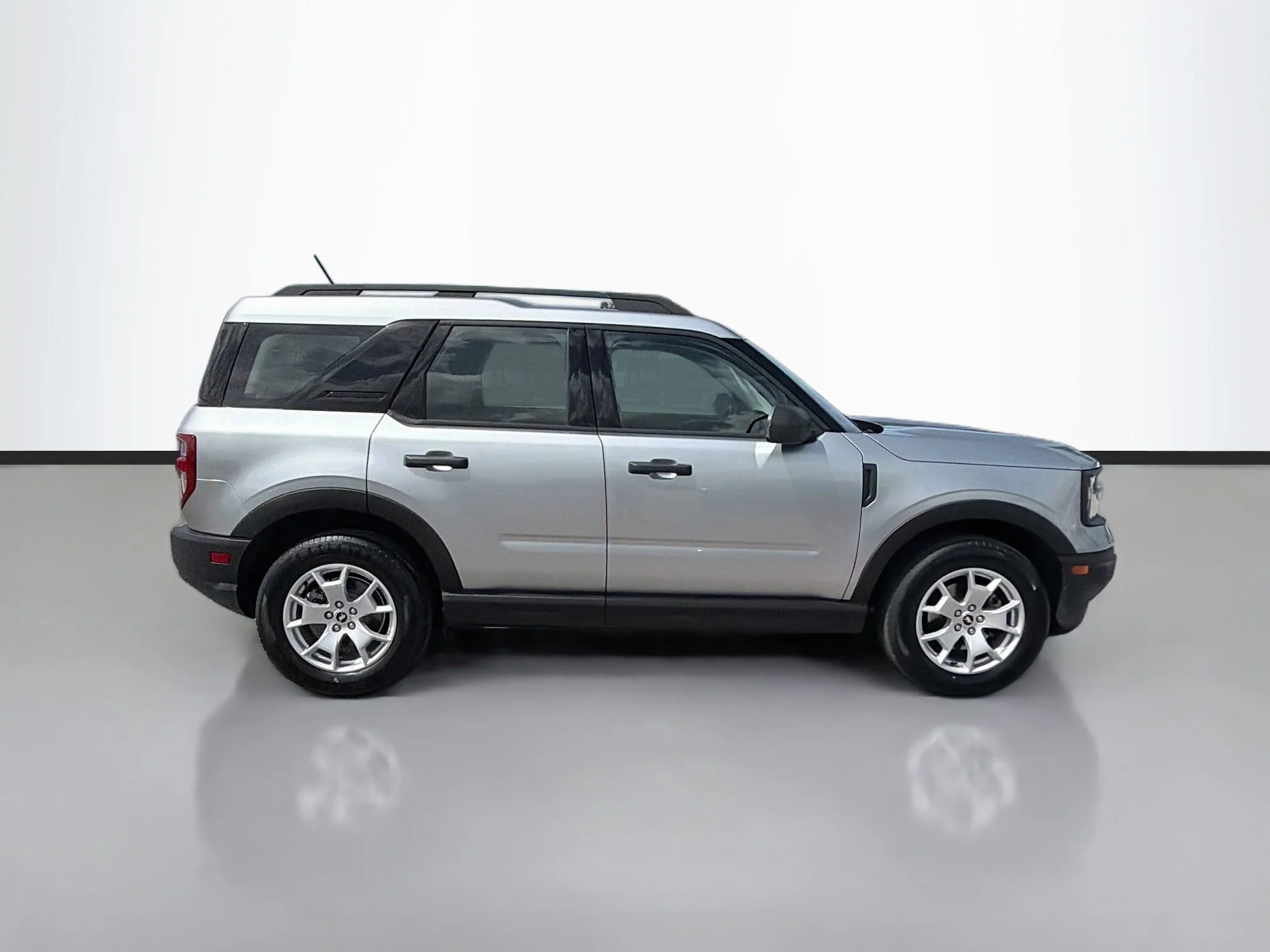 Used 2021 Silver Metallic Ford Base image 6