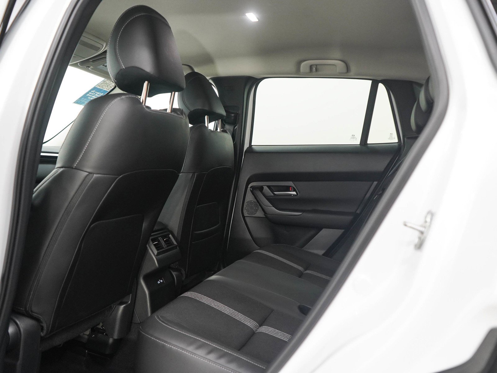 Used 2025 Wind Chill Pearl Mazda 2.5 S Select Package image 19