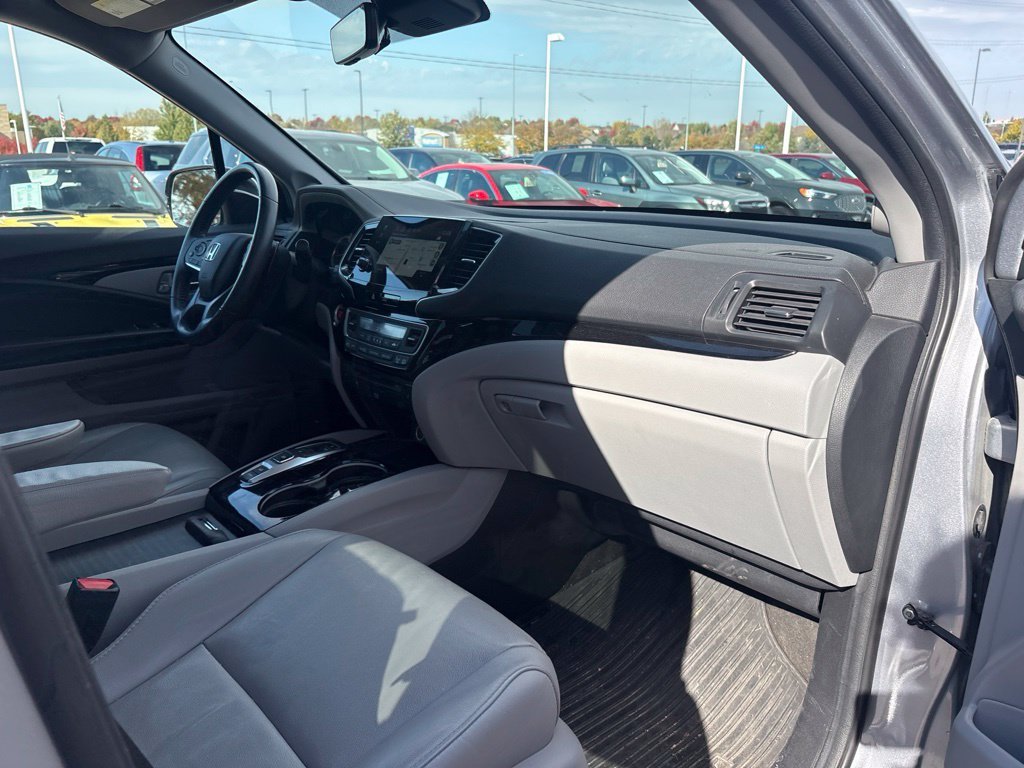 Used 2022 Silver Honda Touring 7 Passenger image 28