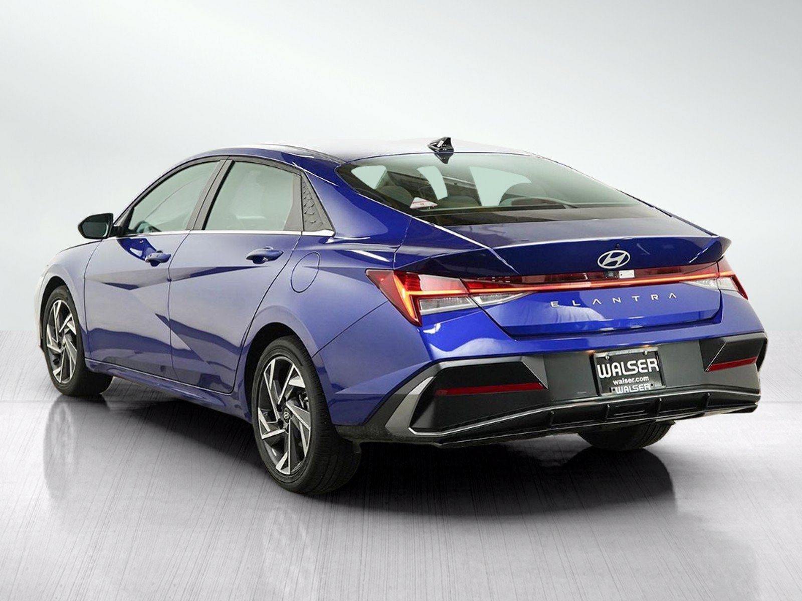 Used 2025 Intense Blue Hyundai SEL Convenience IVT image 4