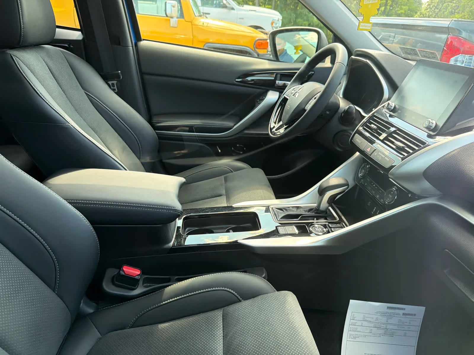 Used 2026 Lightning Blue Metallic Mitsubishi SE image 5