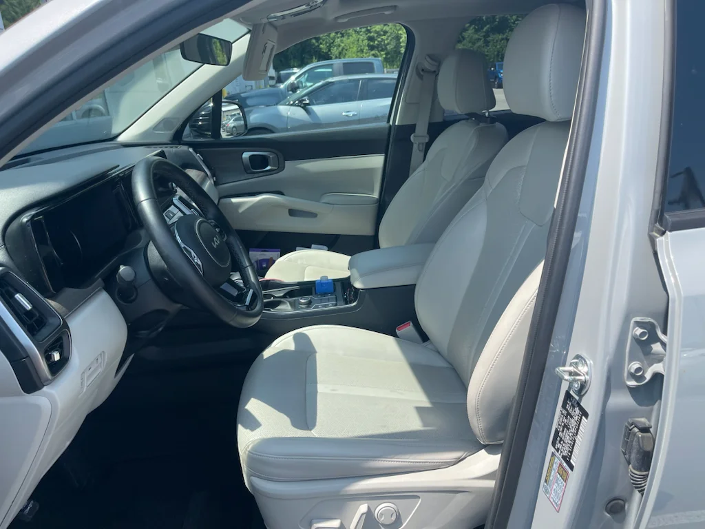 Used 2023 Wolf Gray Kia X-Line S image 8