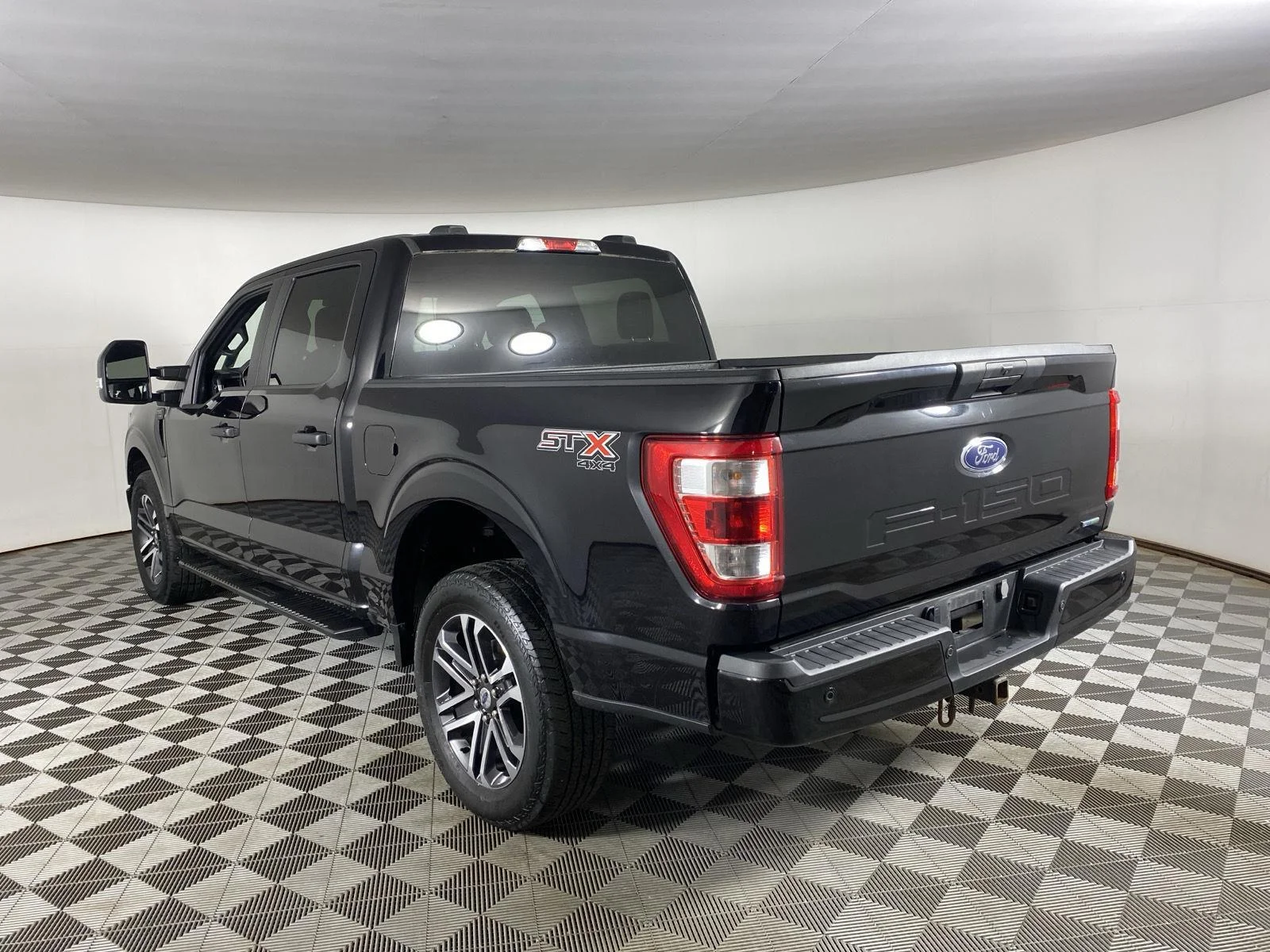 Used 2023 Agate Black Ford XL image 5