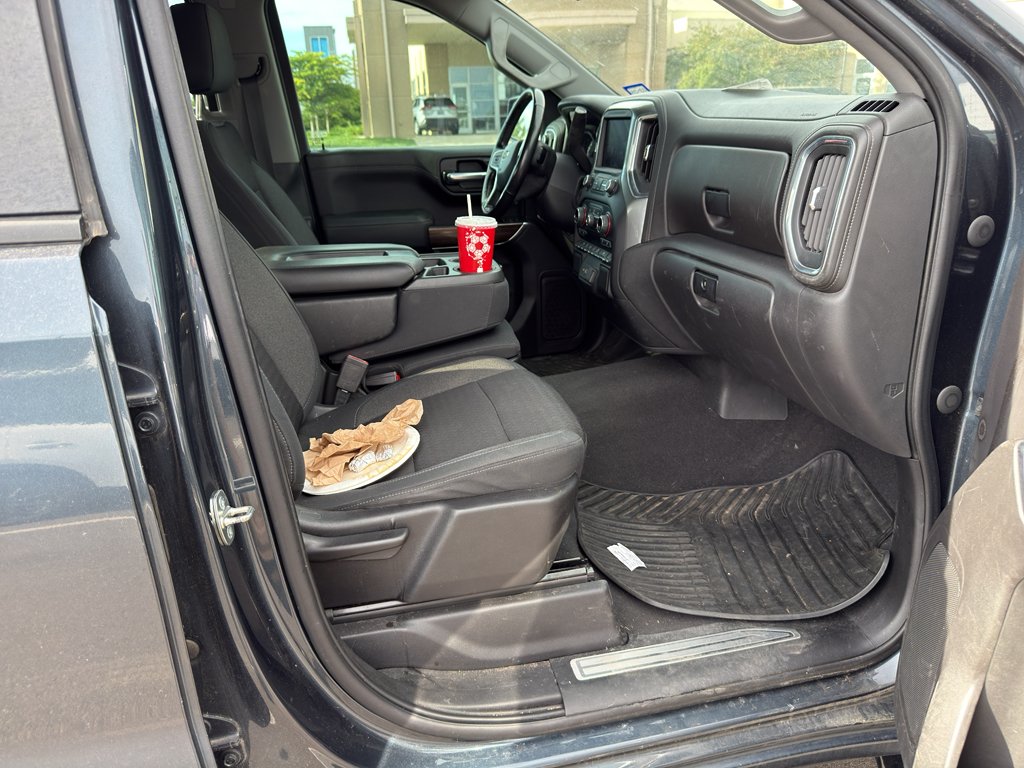 Used 2020 Shadow Gray Metallic Chevrolet LT image 9
