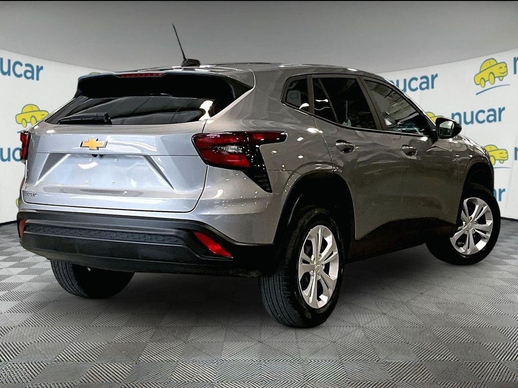 Used 2024 Gray Chevrolet LS image 6