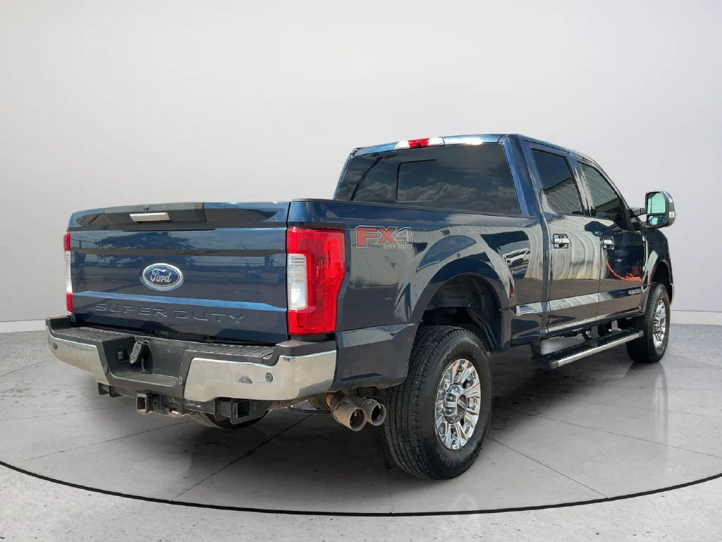 Used 2018 Blue Ford XLT image 6
