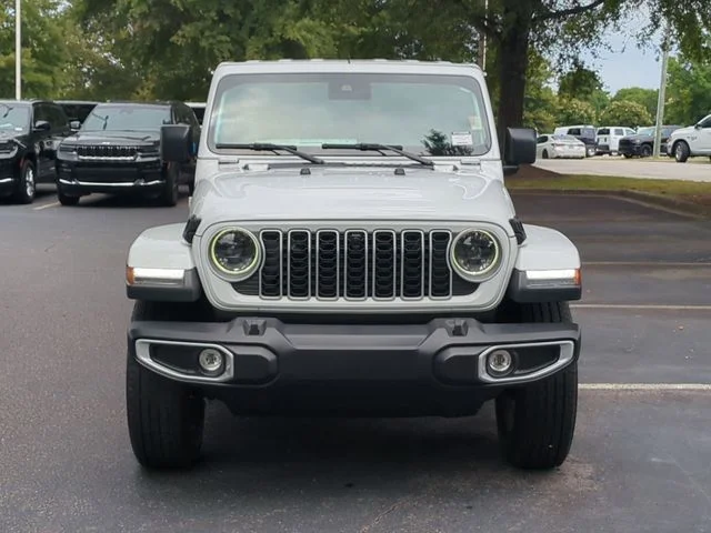 New 2025 Bright White Clear-Coat Exterior Paint Jeep Sahara image 8