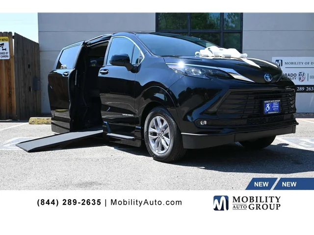 2025 Toyota Sienna XLE+ AWD Mobility Handicap Van
