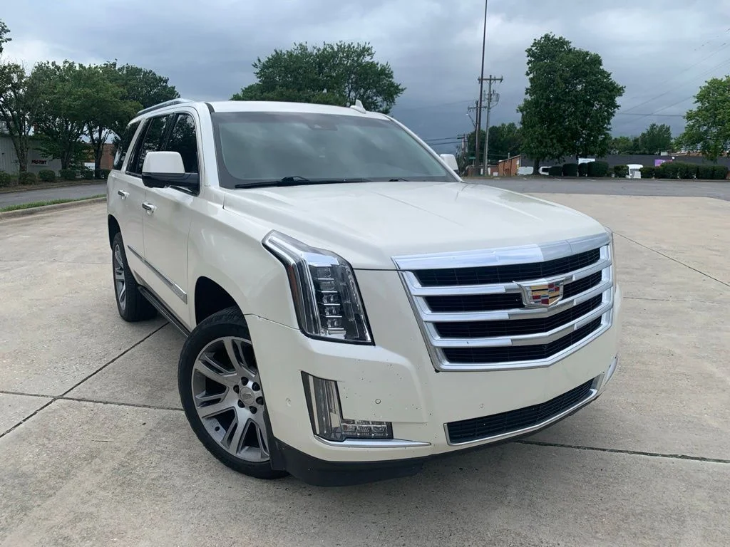 Used 2015 White Cadillac Premium image 4