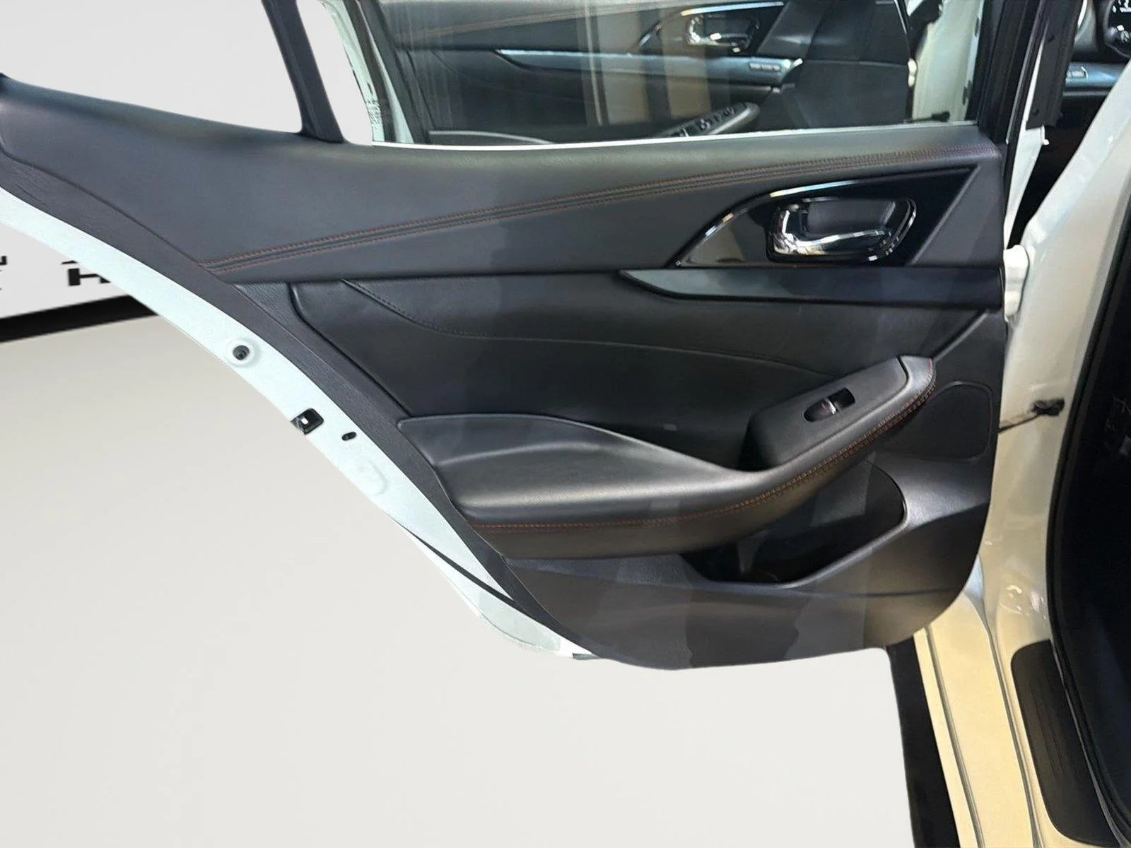 2022 Nissan Maxima SR - Photo 22