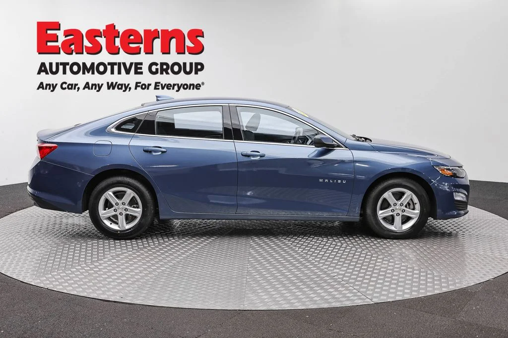 Used 2024 Blue Chevrolet LT image 4