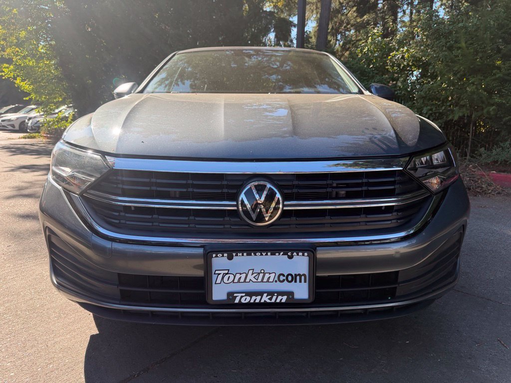 Used 2024 Gray Volkswagen 1.5T SE image 9