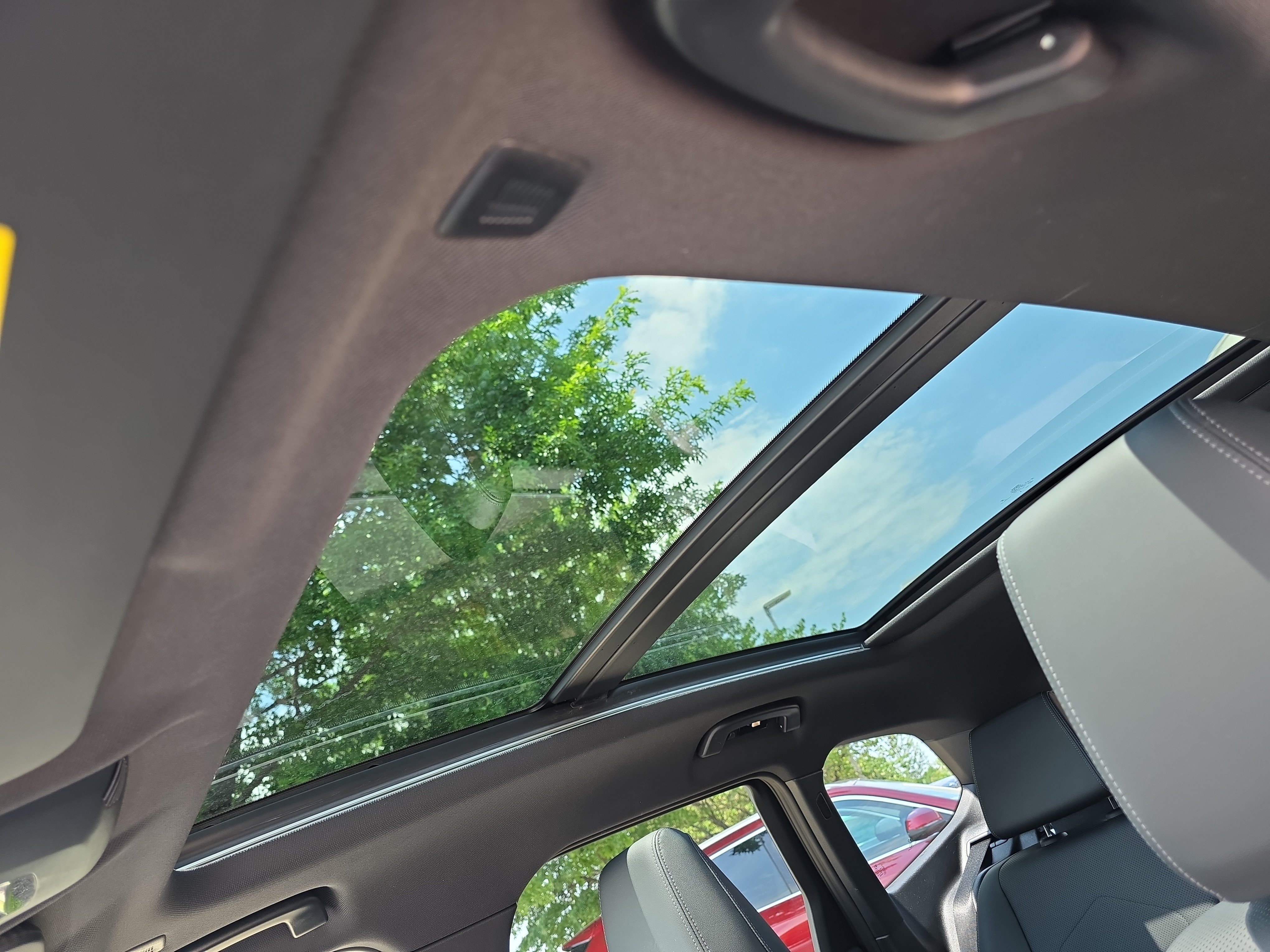 Used 2023 Space Silver Metallic BMW xDrive28i image 15
