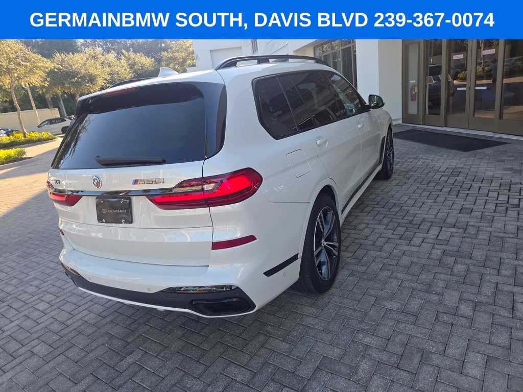 Used 2022 White Metallic BMW M50i image 24