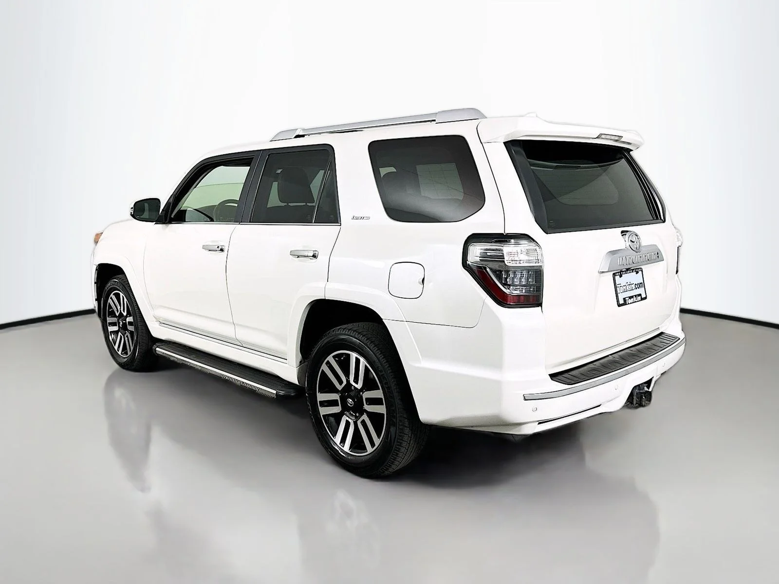 Used 2016 Blizzard Pearl Toyota Limited image 6