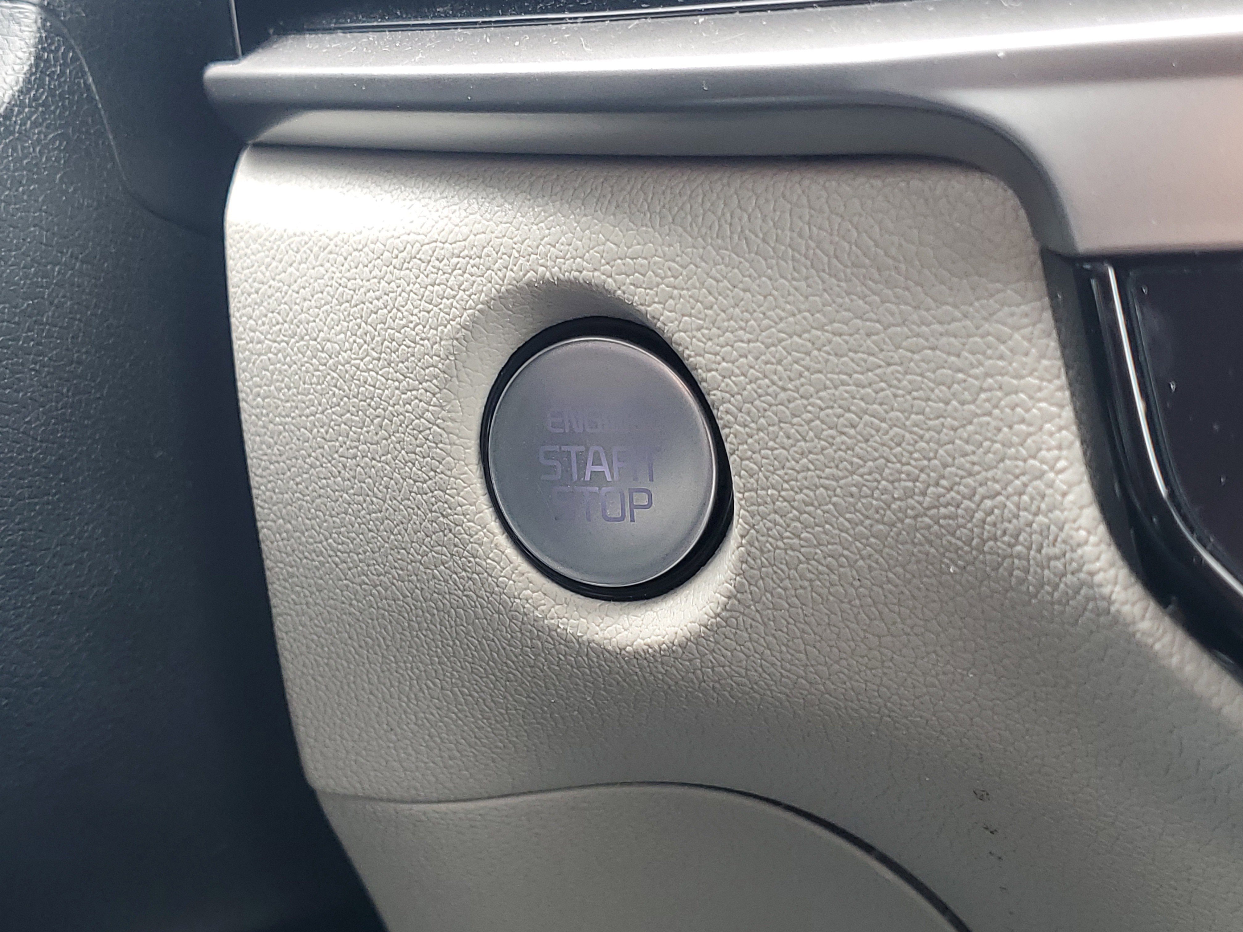 Used 2025 Wolf Gray Kia S image 30