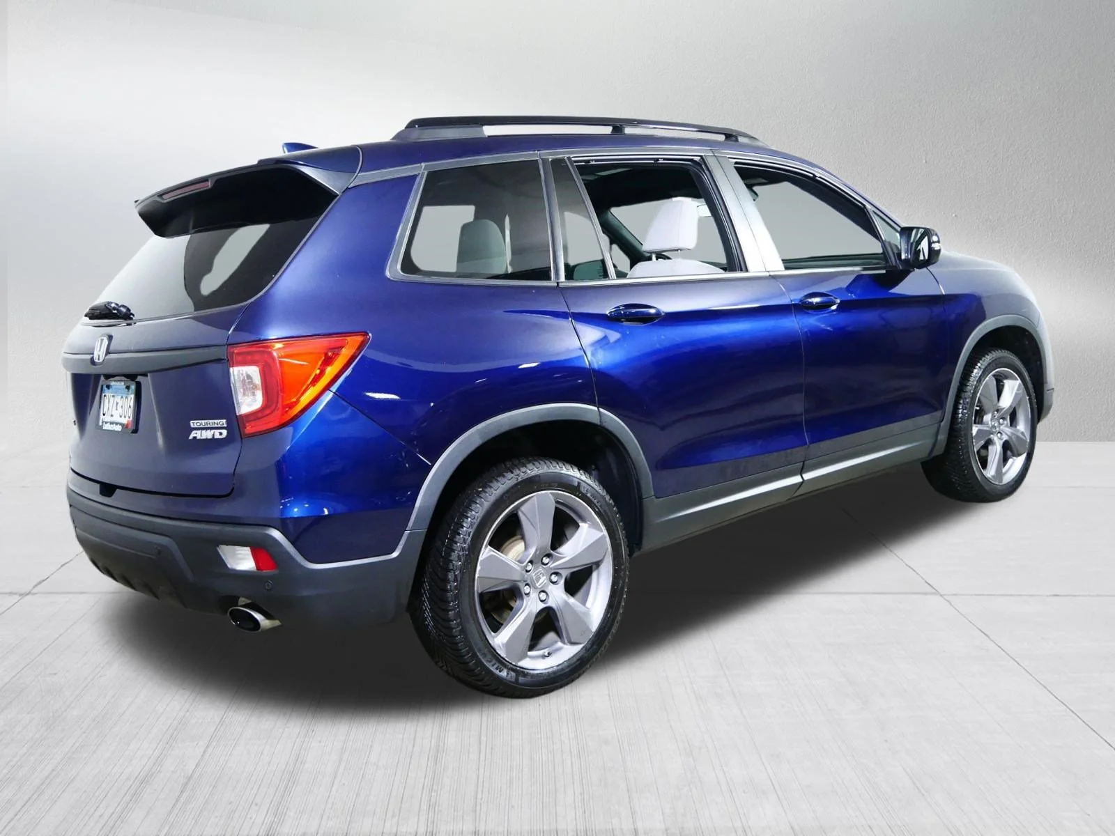 Used 2019 Obsidian Blue Pearl Honda Touring image 7