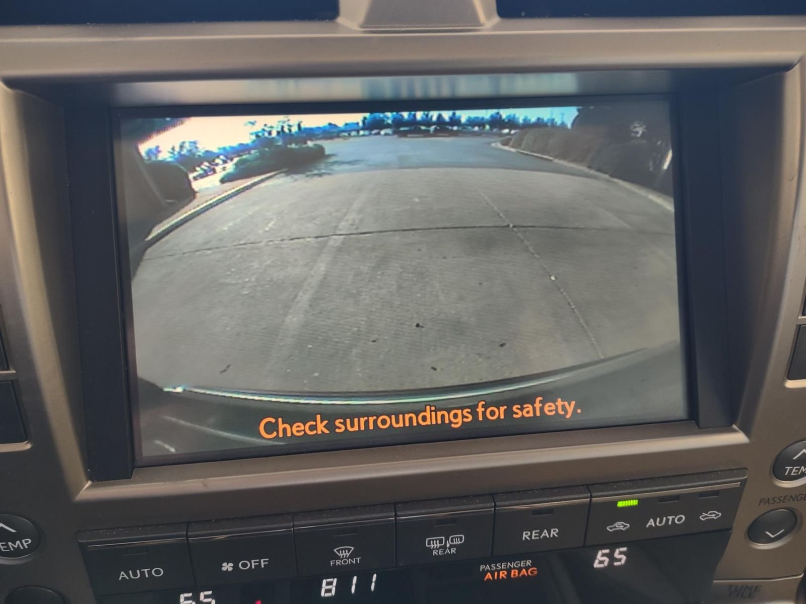 Used 2011  Lexus 460 image 10