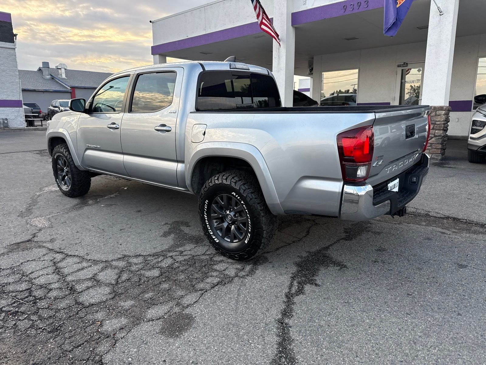 Used 2022 Silver Toyota SR5 image 6