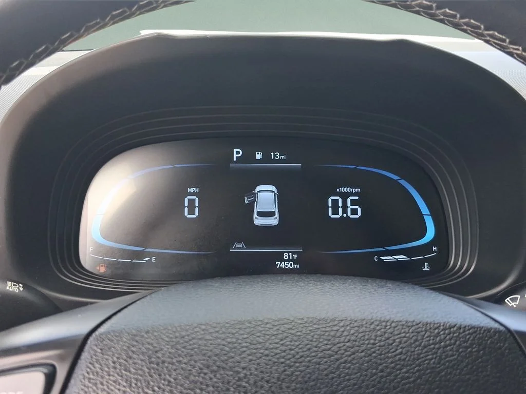 Used 2025 Onyx Black Hyundai SEL image 12