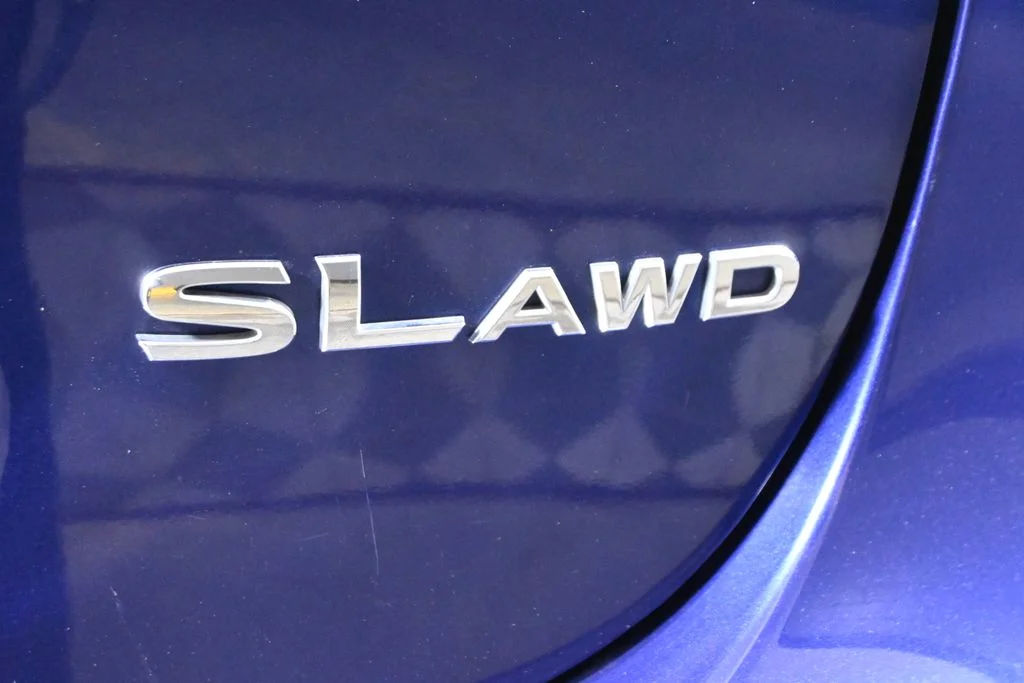 Used 2017 Blue Nissan SL image 36