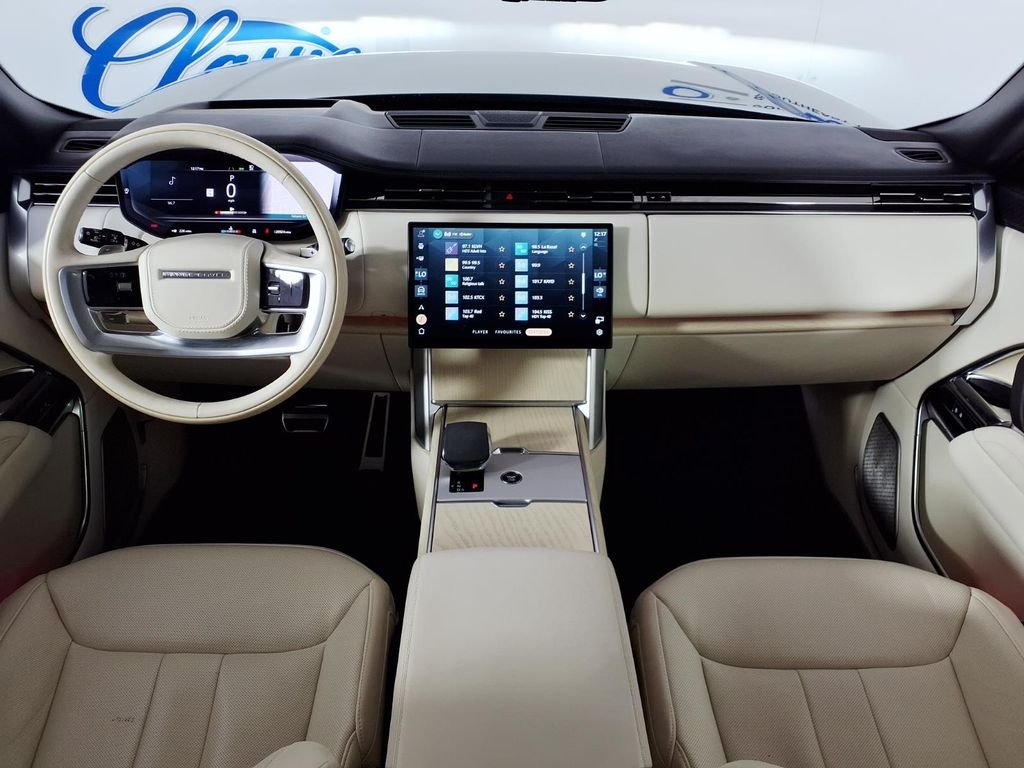 Used 2024 Green Land Rover Autobiography image 12