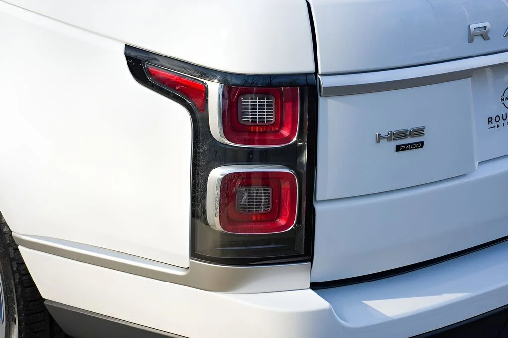 Used 2022 White Land Rover Westminster image 14