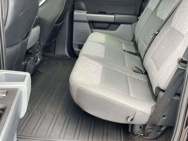 Used 2021 Agate Black Metallic Ford XLT image 5