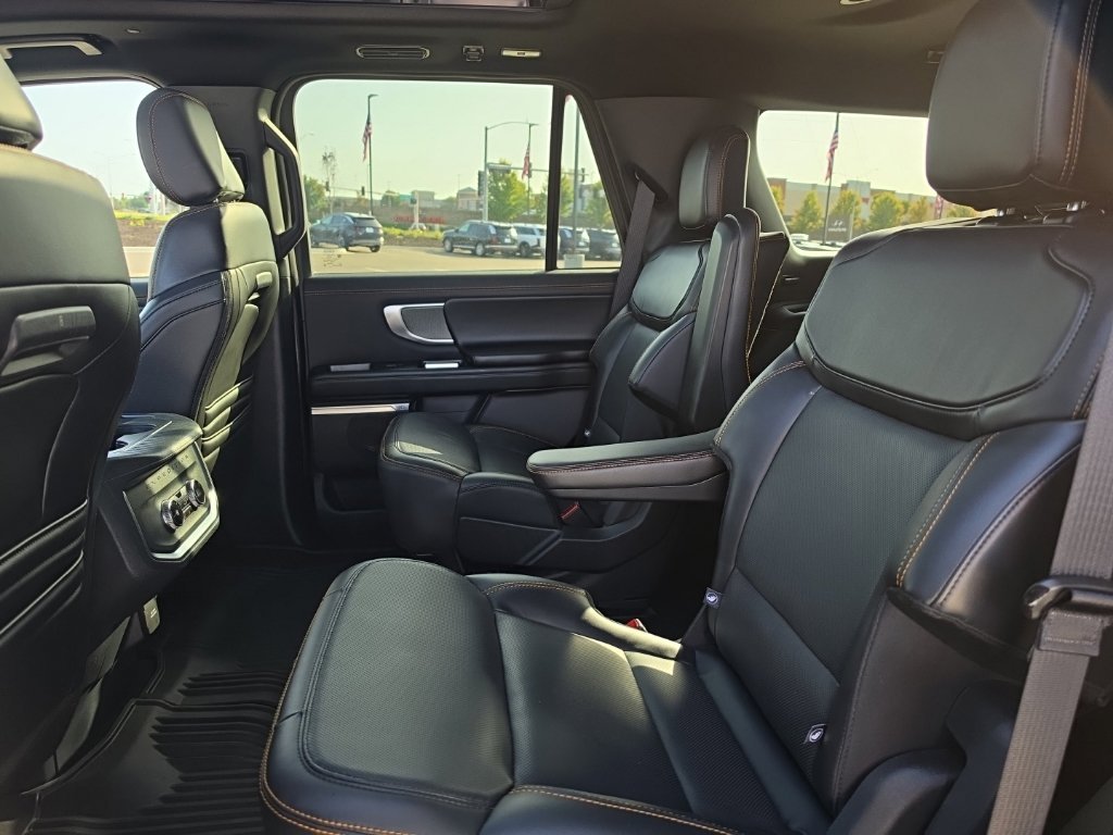 Used 2025  Ford Tremor image 24