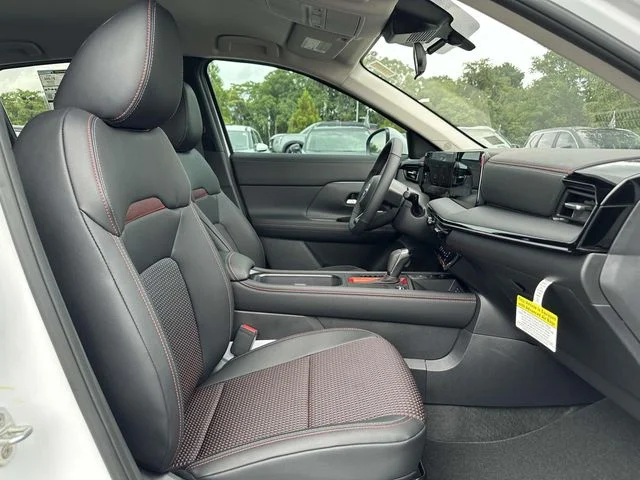 2025 Nissan Kicks SR - Photo 10