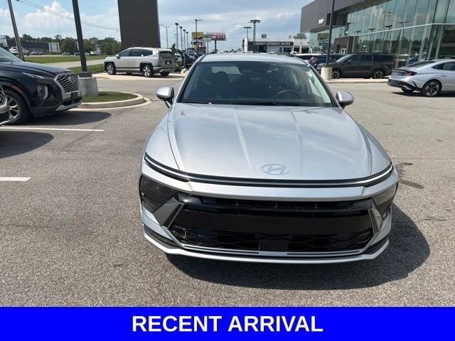 Used 2026 Silver Hyundai Blue image 3