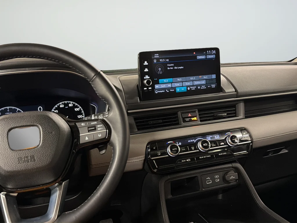 Used 2025 Blue Honda Touring image 10