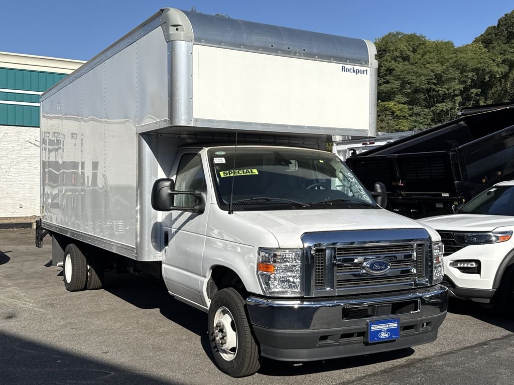 2024 Ford E-Series DRW E-450 Super Duty 158 in WB's photo